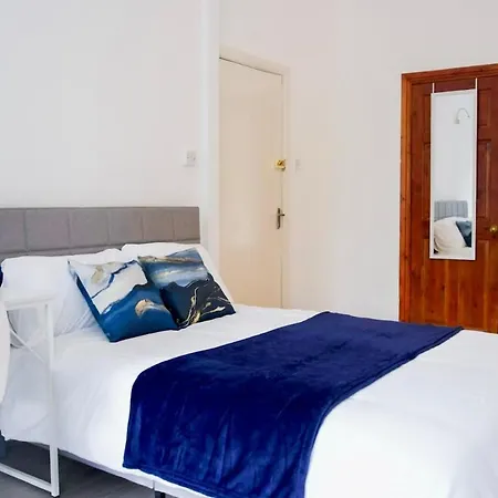 1bed Flat Free Parking Mid To Long Discounts Apartment *