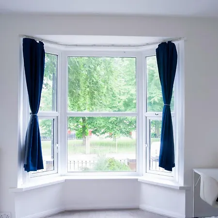 1bed Flat Free Parking Mid To Long Discounts Apartment